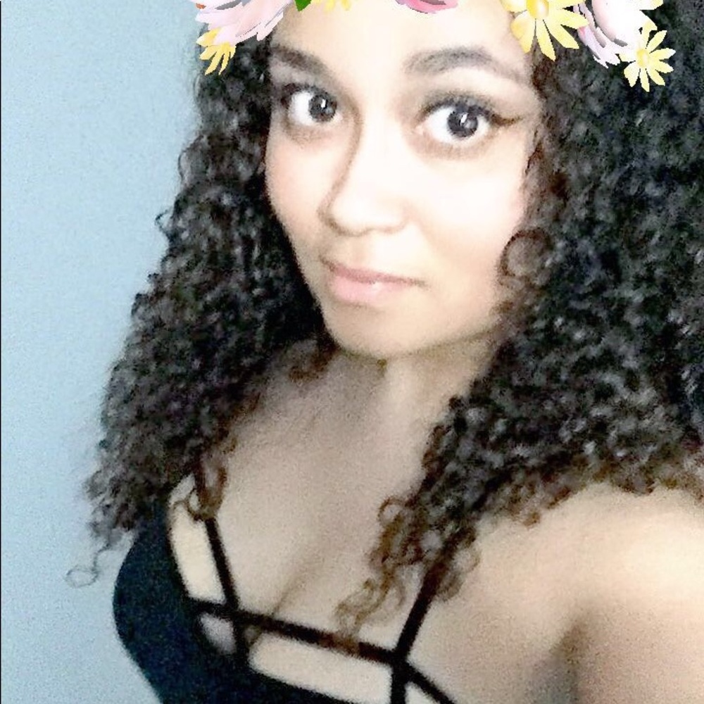 Meet your Posher, Aubree - Picture 2 of 8